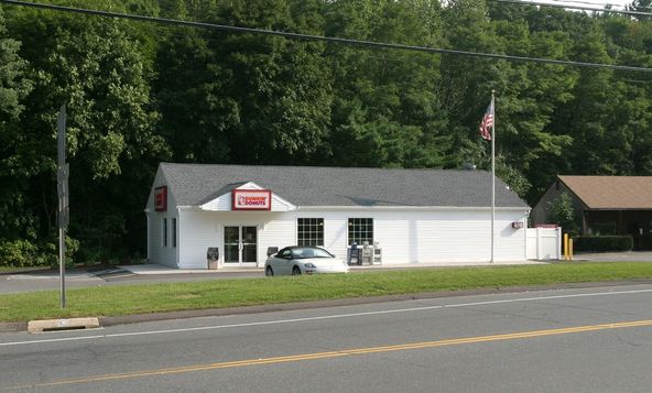 495 Main Street, New Hartford, CT 06057